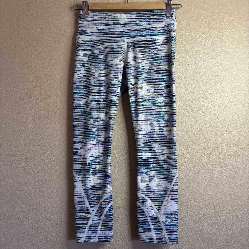 Lululemon Inspire Crop II Size 2 FGRT Striped Full On Luxtreme Medium Rise